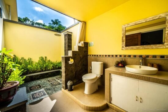 Bathroom at Kelapa Cottage, Bali