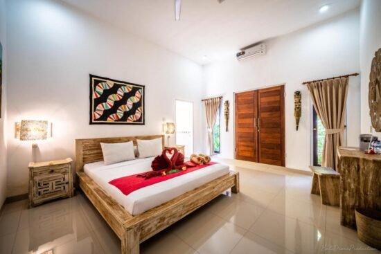 Private King Room at Kelapa Cottage