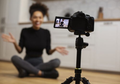 Technology in Yoga Teacher Training: Blending Tradition with Innovation